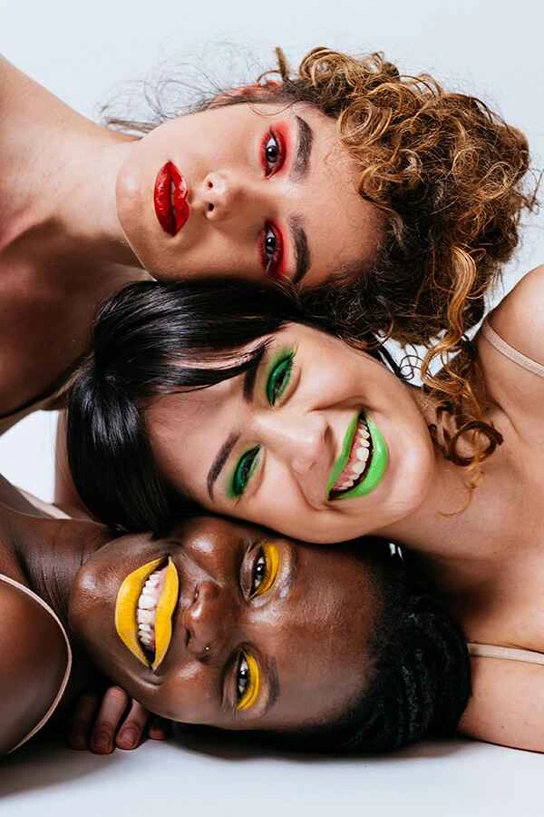 three girls from different ethnicities posing in s F4AT9XK 1